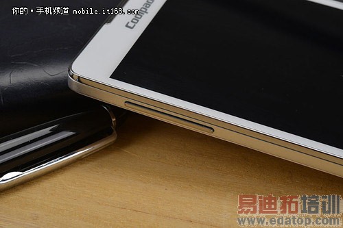 ����5951���⣺ǧԪ˫��5.5Ӣ����������ͼ�ģ�