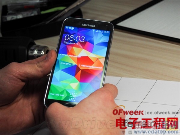 ����Galaxy S5�����⣺�����ƻ��iPhone 5S ��Ļ�����޸�