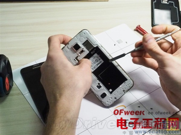 ����Galaxy S5�����⣺�����ƻ��iPhone 5S ��Ļ�����޸�