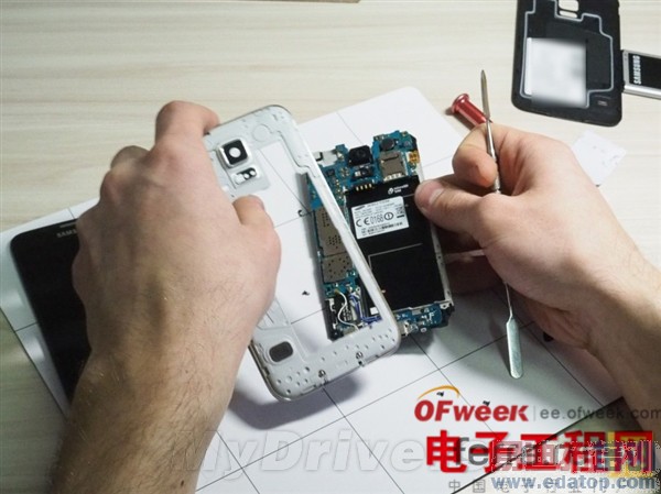 ����Galaxy S5�����⣺�����ƻ��iPhone 5S ��Ļ�����޸�