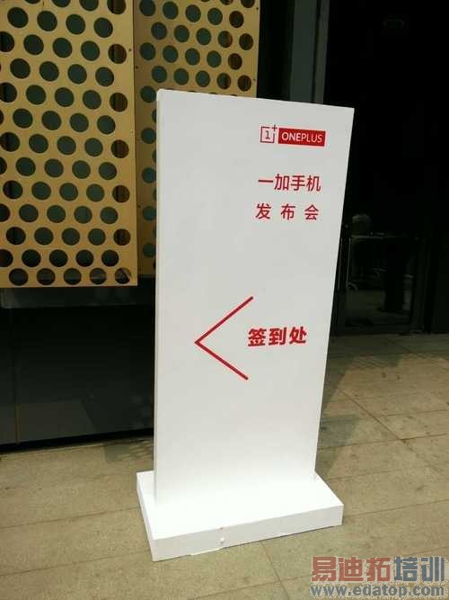 һ���ֻ�������ͼ��ֱ������ԽС����ҫ�Ľ���