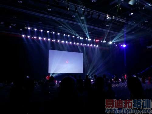 һ���ֻ�������ͼ��ֱ������ԽС����ҫ�Ľ���