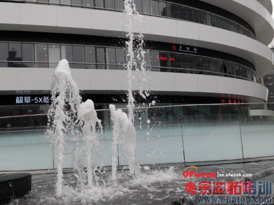 �ԱȲ�����TCLôô��PK����Note ˭���Լ۱�֮����