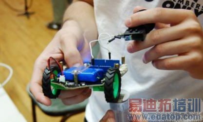 Ӣ�ض�΢����ʾ�� ���ڳ�����Ӳ��