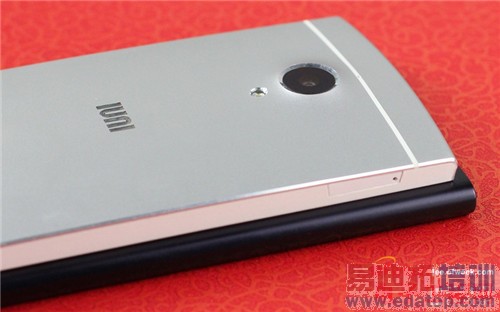 �ԱȲ�����IUNI U2 VSС��3 ��ǿ