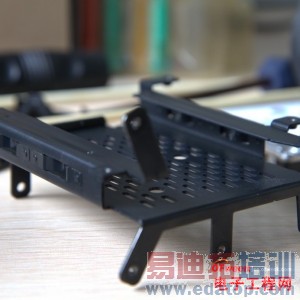 С����Ʒ������⣺С��·����/С�׺�����ǿ��