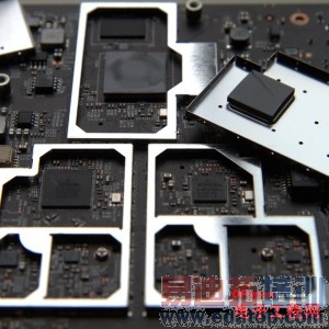 С����Ʒ������⣺С��·����/С�׺�����ǿ��