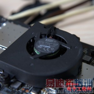 С����Ʒ������⣺С��·����/С�׺�����ǿ��