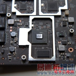 С����Ʒ������⣺С��·����/С�׺�����ǿ��