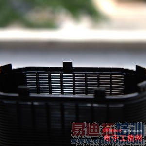 С����Ʒ������⣺С��·����/С�׺�����ǿ��