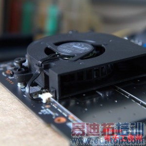 С����Ʒ������⣺С��·����/С�׺�����ǿ��