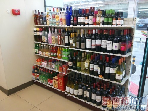 ���ɴ���9976A/С��3�Ա����⣺7����˺�С���ѵУ�