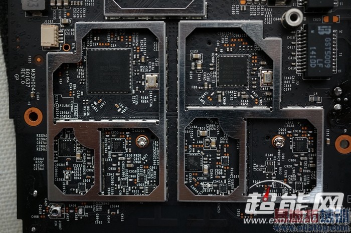 做工到底如何?小米路由量产版拆解(图)