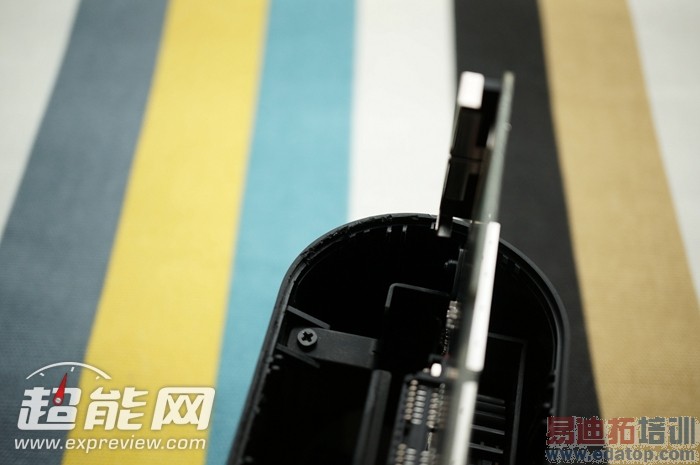 做工到底如何?小米路由量产版拆解(图)