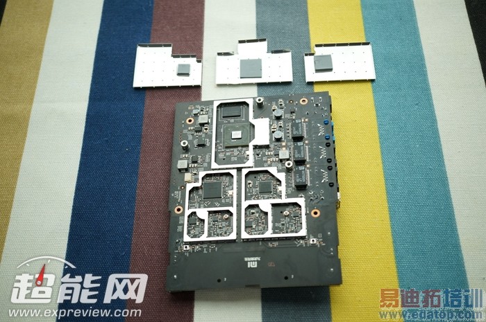 做工到底如何?小米路由量产版拆解(图)