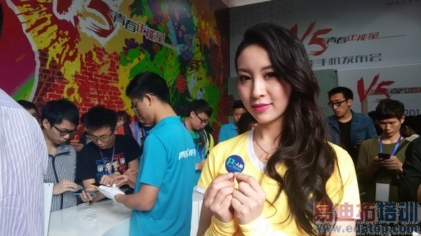 4���»�����㣺һ���ֻ�/���˺�ţV5/��Ϊ��ҫX1����ƪ��