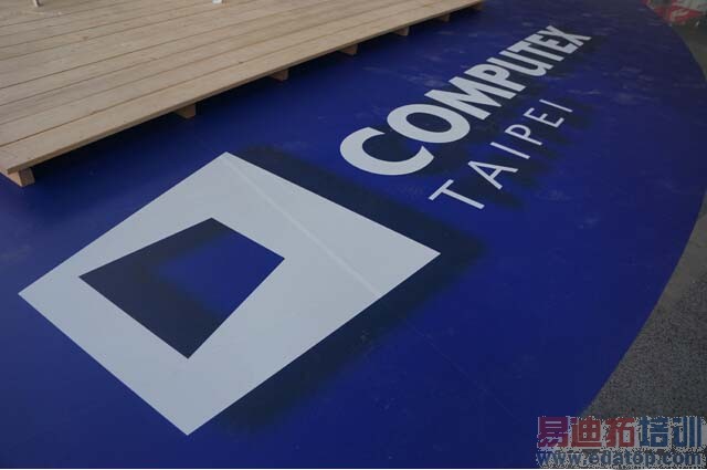 PC���ɵ���չ������ �����豸��ʽ����̨ǰ