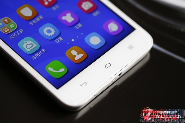 ��Ϊ��ҫ3X Pro���⣺ȫ����������С��