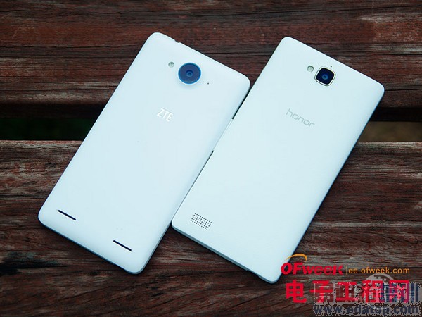 �Ա�����:��ҫ3C 4G��PK��ţV5����ͼ��