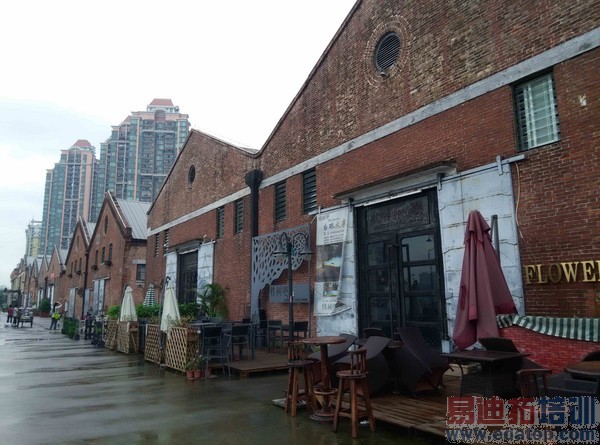 �Ա�����:��ҫ3C 4G��PK��ţV5����ͼ��