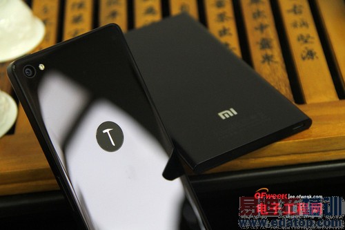 �����ֻ�T1/С��3�ռ��Ա����⣺