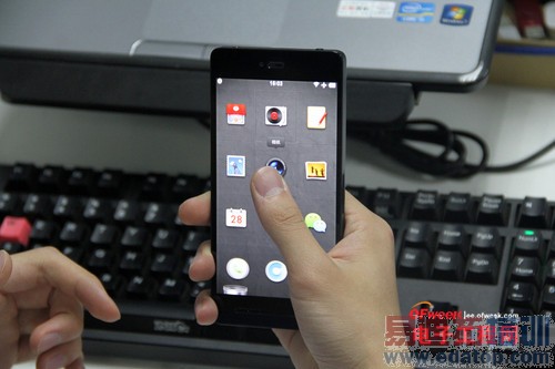 �����ֻ�T1/С��3�ռ��Ա����⣺