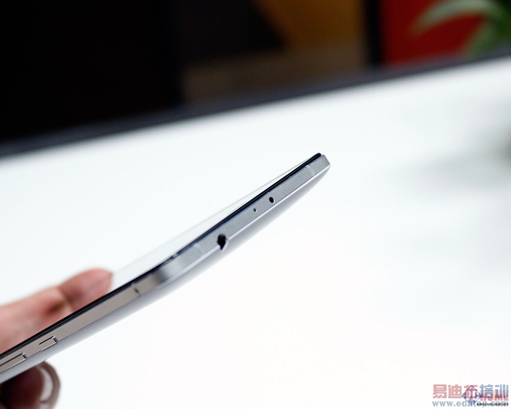 2K屏+高通骁龙810 nubia Z7真机图赏