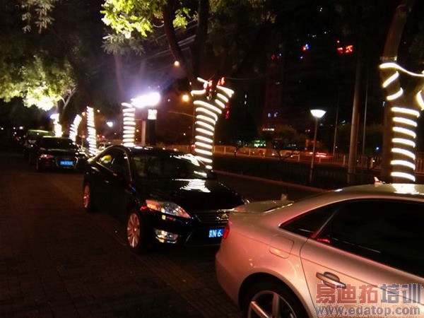 ��ҫ3C���Ű浮����