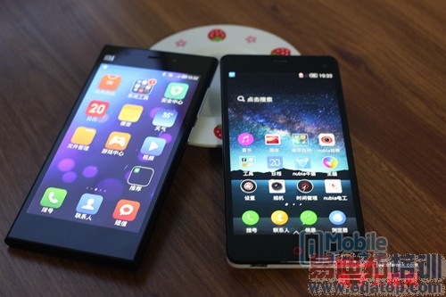 �Ա����⣺С��3 VSŬ����Z7mini 1499ͬ�۶Ծ�����С��4�ع⣩