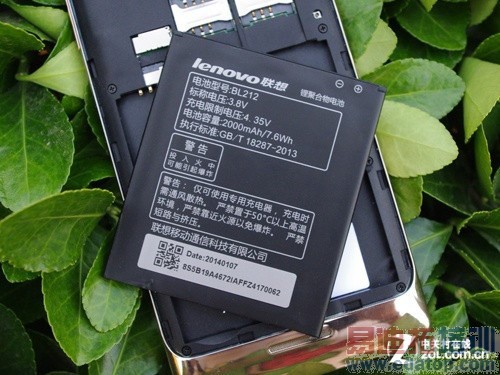 ����ǿ���ʸ�PKС�� ����ƽ�ʿS8����