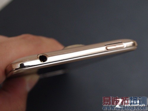 ����ǿ���ʸ�PKС�� ����ƽ�ʿS8����