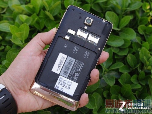 ����ǿ���ʸ�PKС�� ����ƽ�ʿS8����