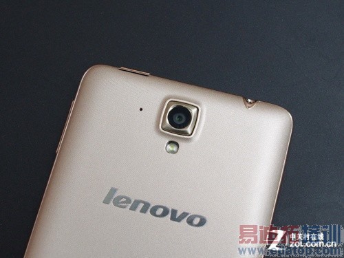 ����ǿ���ʸ�PKС�� ����ƽ�ʿS8����