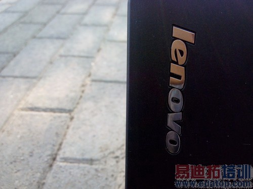 ����ǿ���ʸ�PKС�� ����ƽ�ʿS8����