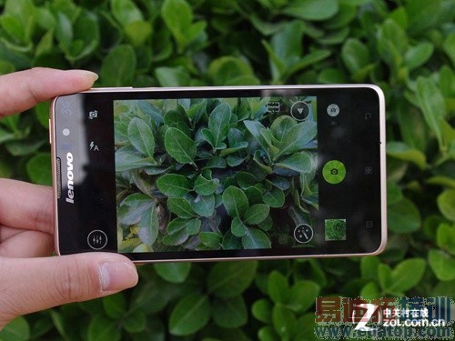 ����ǿ���ʸ�PKС�� ����ƽ�ʿS8����