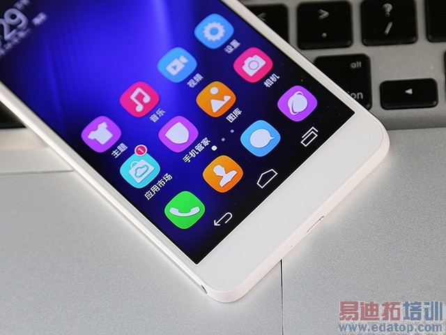 ��ȫ������ҫ6��nubia Z7 mini����ҫ6�Ա����⣨ͼ�⣩