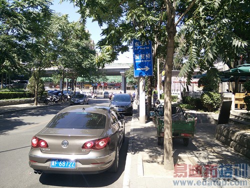 情怀狙击战 Smartisan T1对比一加手机