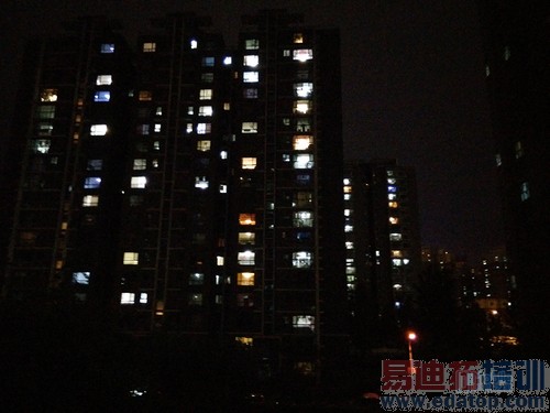 情怀狙击战 Smartisan T1对比一加手机