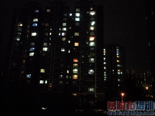 情怀狙击战 Smartisan T1对比一加手机