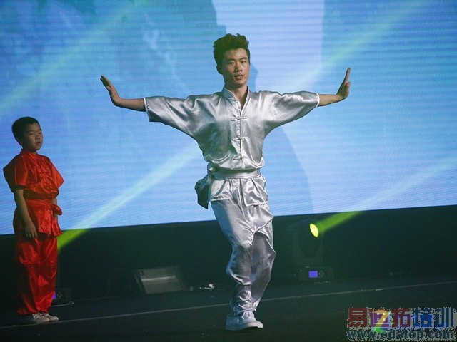 ������ǹ��� �Ʊ�Hebeŷ�����һ�� ����K920������عˣ�ͼ��