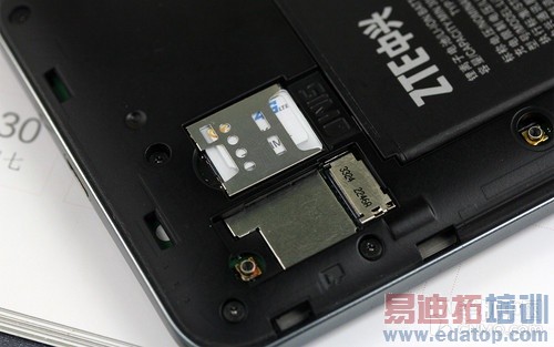 �������PKС��4��˭��վ��