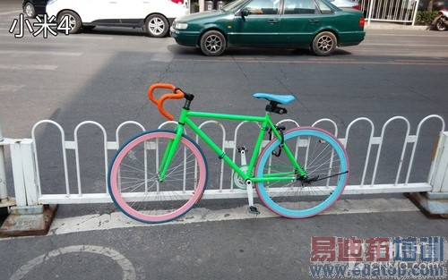 �������PKС��4��˭��վ��