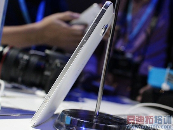 ��ս�����������ߣ�С��4��vivo xshot�Ա����⣨��ͼ��