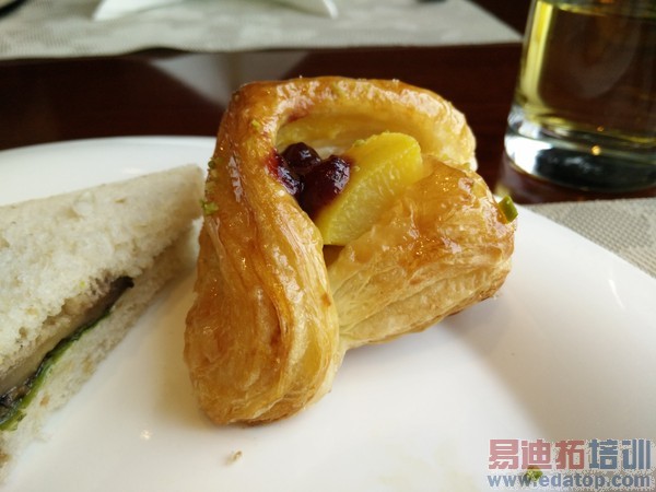 С��4�Ա�һ���ֻ����⣨��ͼ��