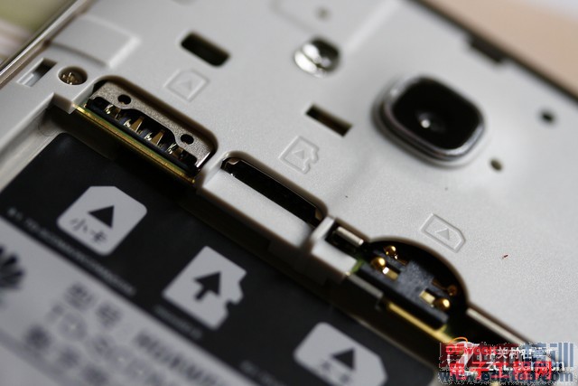 С����ҫ��ս����ҫ3X Pro PKС��4 С���񻰲��٣�