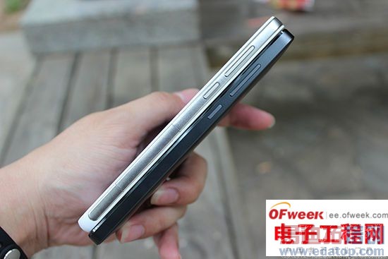 С��4/��Ϊ��ҫ6�ռ��Աȣ�˭������MX4��ǿ���У������ع⣩