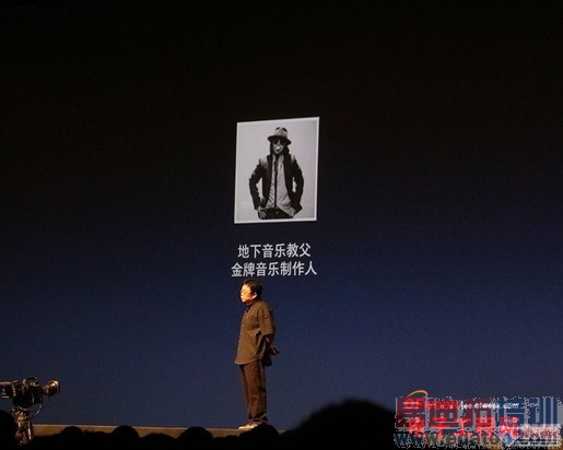 С��4/�����ֻ�T1�Ա����⣺С�׵ĳ���vs���ӵ��黳