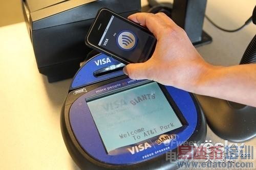 iPhoneѪƴ����  �ٻ�����NFC�ܷ���ʤ�㣿��ͼ�飩