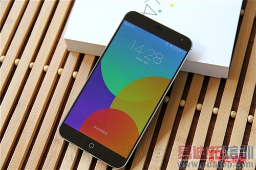 �Ա����⣺����MX4 vsС��4 �Լ۱Ƚ�ɱiPhone6