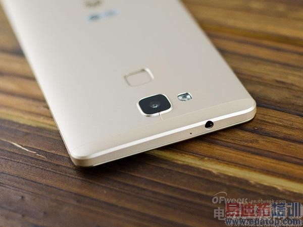 海思K925/全金属/6英寸巨屏 华为Mate7全面评测